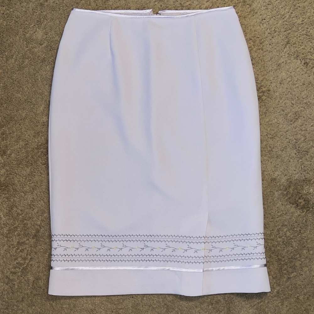Vintage Norton McNaughton Lilac Pencil Skirt with Embroidery